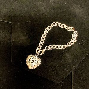 NWOT Heart bracelet